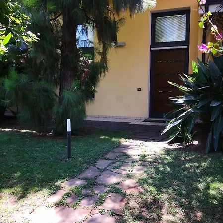 Bed & Breakfast Domus Open Space San Donato di Lecce