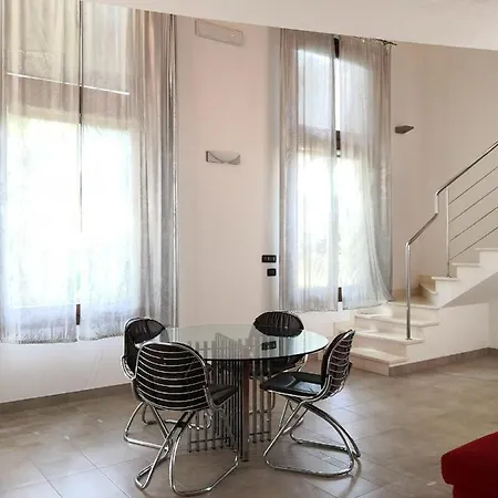 Bed & Breakfast Domus Open Space San Donato di Lecce